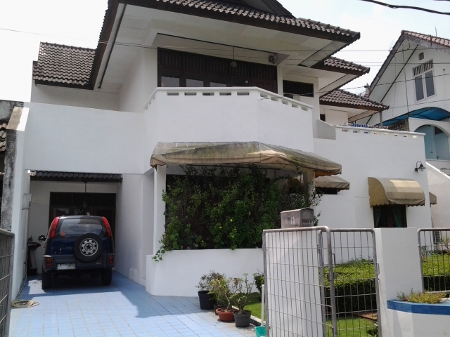 Rumah dgn tanah yg luas dan asri